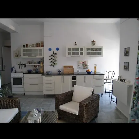 Konstantinos Apartment Myrties