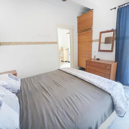 Apartment Konstantinos *